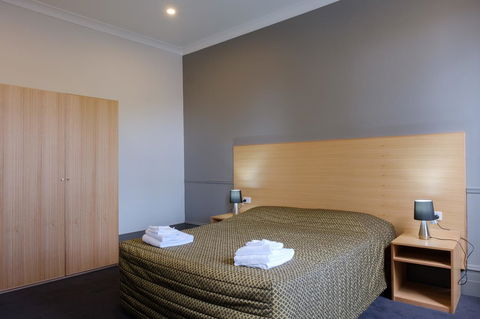 Royal Exhibition Hotel - Cruises Travel 14