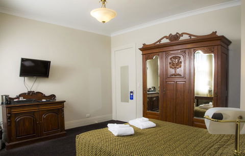 Royal Exhibition Hotel - Cruises Travel 32