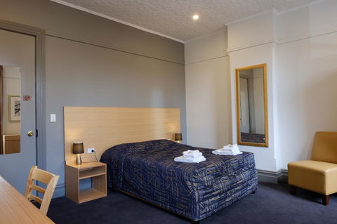 Royal Exhibition Hotel - Cruises Travel 13