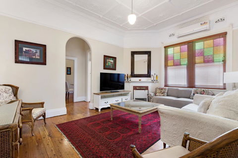 Drummoyne 3 Bedroom Home (62ALE) - Cruises Travel 1