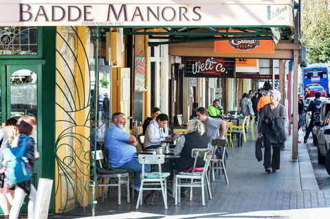Glebe Self-Contained Modern One-Bedroom Apartments - Cruises Travel 1