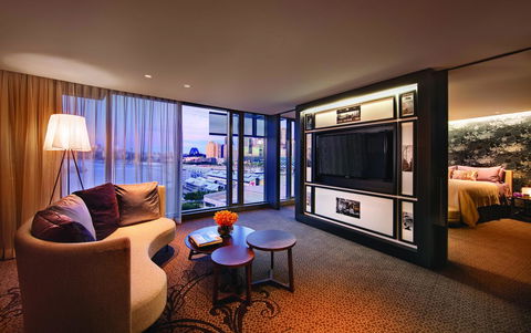 The Darling At The Star - Cruises Travel 16