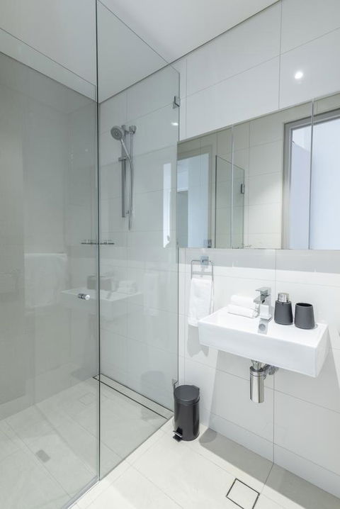 Large Light Luxe 3BDR 2BA Free Parking - Walk To Sydney Uni And RPA - Cruises Travel 8