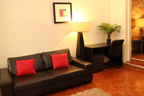 Newtown Cozy Stays - Cruises Travel 12