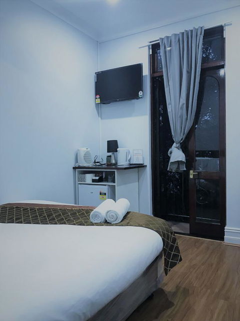 Newtown Cozy Stays - Cruises Travel 41