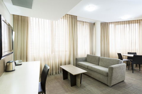 Metro Hotel Marlow Sydney Central - Cruises Travel 10