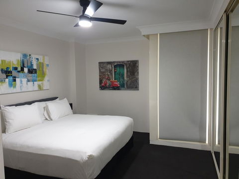 Liv Apartments Haymarket - Cruises Travel 5