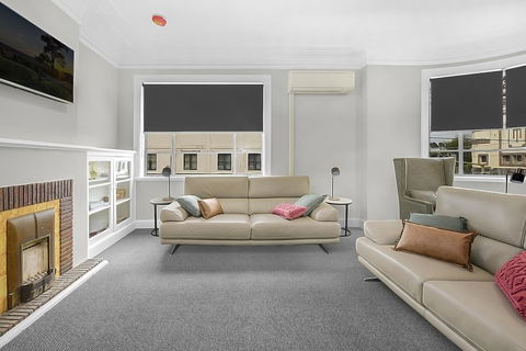 Horse And Jockey Hotel Homebush - Cruises Travel 3