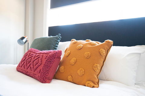 Horse And Jockey Hotel Homebush - Cruises Travel 6
