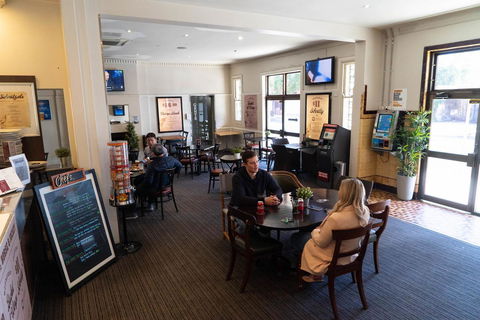 Horse And Jockey Hotel Homebush - Cruises Travel 27