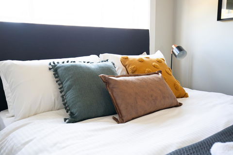 Horse And Jockey Hotel Homebush - Cruises Travel 12