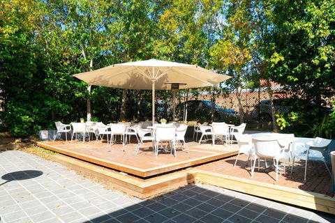 Horse And Jockey Hotel Homebush - Cruises Travel 23
