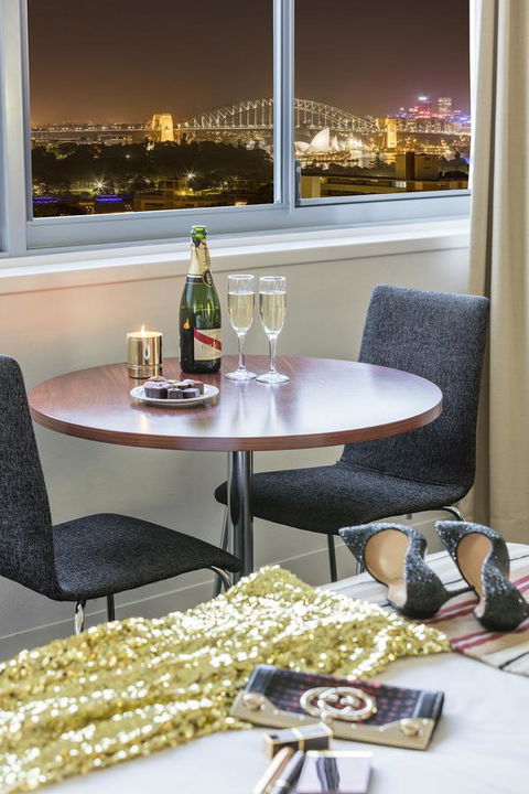Macleay Hotel - Cruises Travel 17