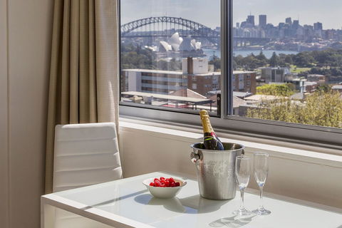Macleay Hotel - Cruises Travel 18