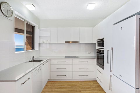 Victoria Parade, Kiah, Unit 10, 53 - Travel Agents 5