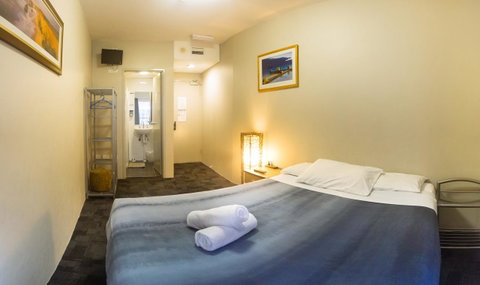 Big Backpackers Hostel - Tourism Guide 38