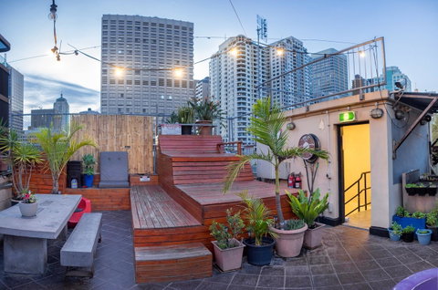 Big Backpackers Hostel - Tourism Guide 12