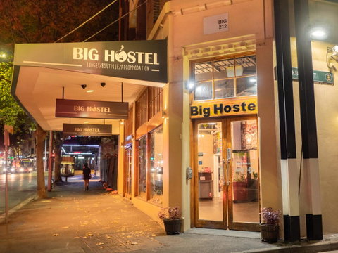Big Backpackers Hostel - Tourism Guide 11