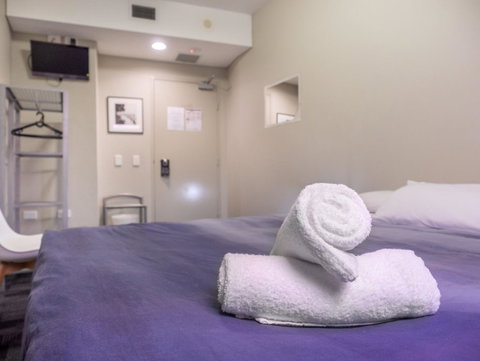 Big Backpackers Hostel - Tourism Guide 2