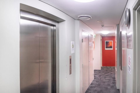Big Backpackers Hostel - Tourism Guide 8