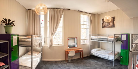 Big Backpackers Hostel - Tourism Guide 21