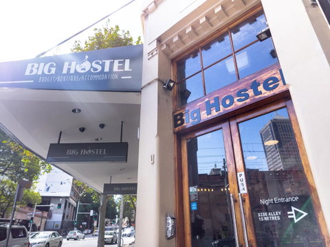 Big Backpackers Hostel - Tourism Guide 36