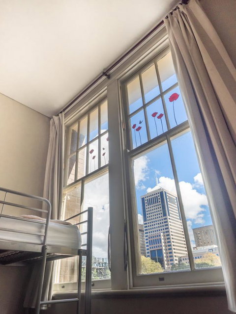 Big Backpackers Hostel - Tourism Guide 10