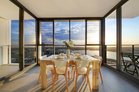 Stunning Sunset Water View 2BEDs On High Rises - Tourism Guide 15