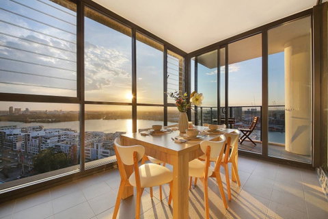 Stunning Sunset Water View 2BEDs On High Rises - Tourism Guide 0