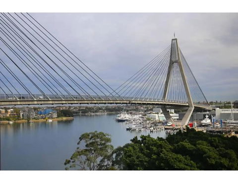 Vibrant Inner-city Living - Darling Harbour Fringe - Tourism Guide 22