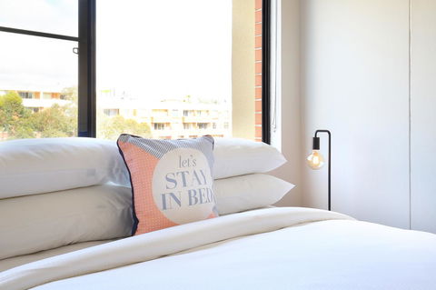 Vibrant Inner-city Living - Darling Harbour Fringe - Tourism Guide 14