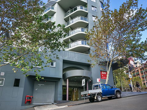 Lower Bridge And Sails - Executive 2BR Darlinghurst Apartment With Balcony And Rooftop Views - Cruises Travel 14