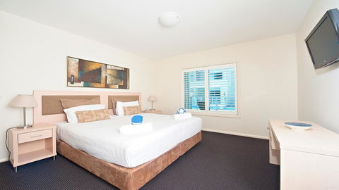 Pacific Blue, Salamander Bay - Cruises Travel 9