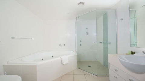 Pacific Blue, Salamander Bay - Cruises Travel 8