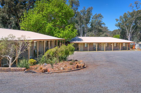 Corowa Bindaree Holiday Park - Travel Agents 9