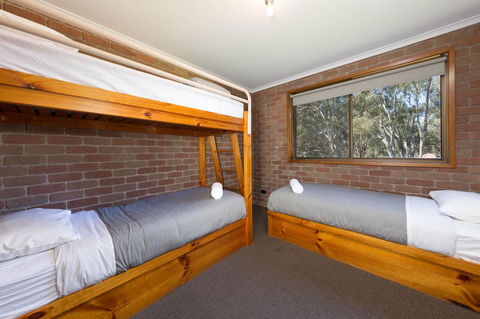 Corowa Bindaree Holiday Park - Travel Agents 13