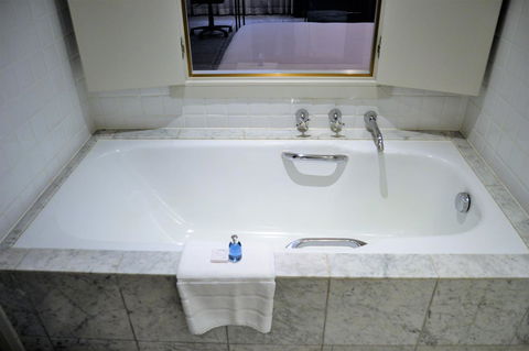 Radisson Blu Plaza Hotel Sydney - Tourism Guide 37