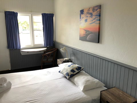 Squid\'s Ink Motel - Travel Search 28