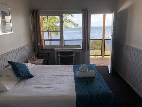 Squid\'s Ink Motel - Travel Search 14