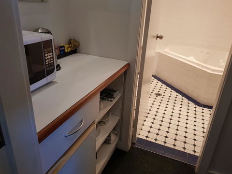 Squid\'s Ink Motel - Travel Search 8