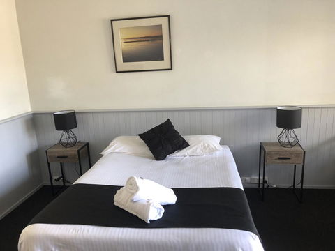 Squid\'s Ink Motel - Travel Search 38