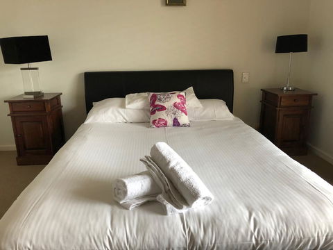 Squid\'s Ink Motel - Travel Search 22