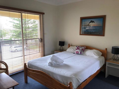 Squid\'s Ink Motel - Travel Search 21