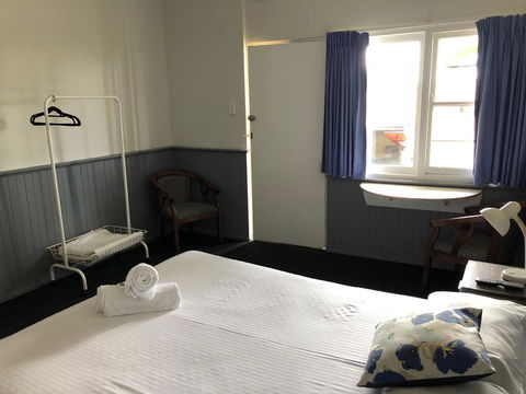 Squid\'s Ink Motel - Travel Search 26
