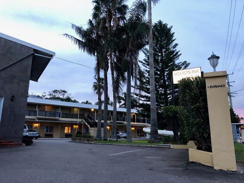 Squid\'s Ink Motel - Travel Search 3