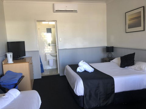 Squid\'s Ink Motel - Travel Search 39