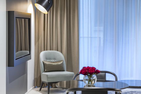 SKYE Suites Sydney - Cruises Travel 11