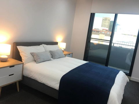 Specious Apartment With 2 Large Bedrooms - Cruises Travel 7