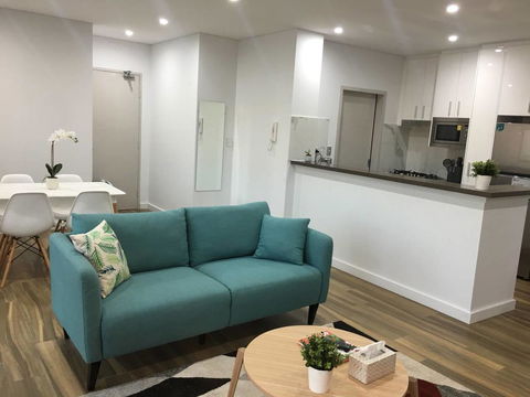 Specious Apartment With 2 Large Bedrooms - Cruises Travel 14