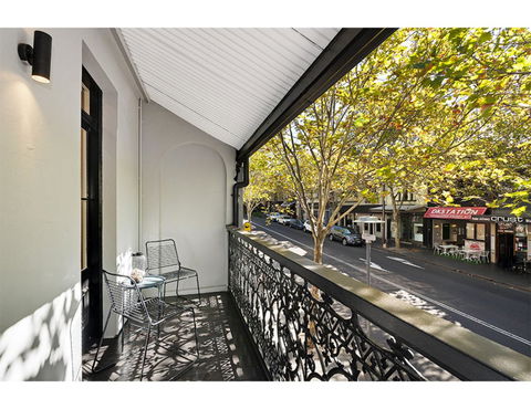 Walk To The City From This Renovated Heritage Gem - Cruises Travel 9